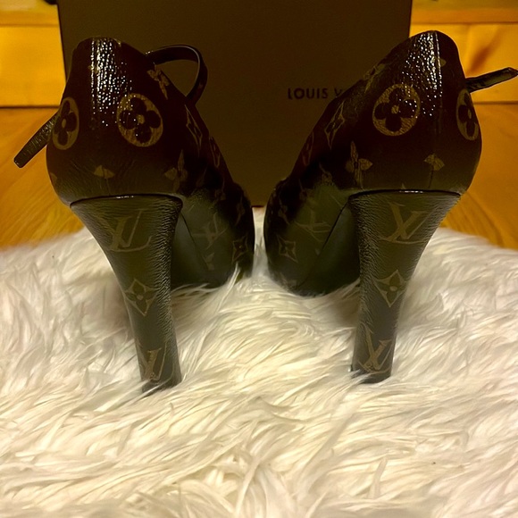 100% Authentic Louis Vuitton Monogram Canvas Vanity Ankle Strap Peep Toe - Picture 3 of 16